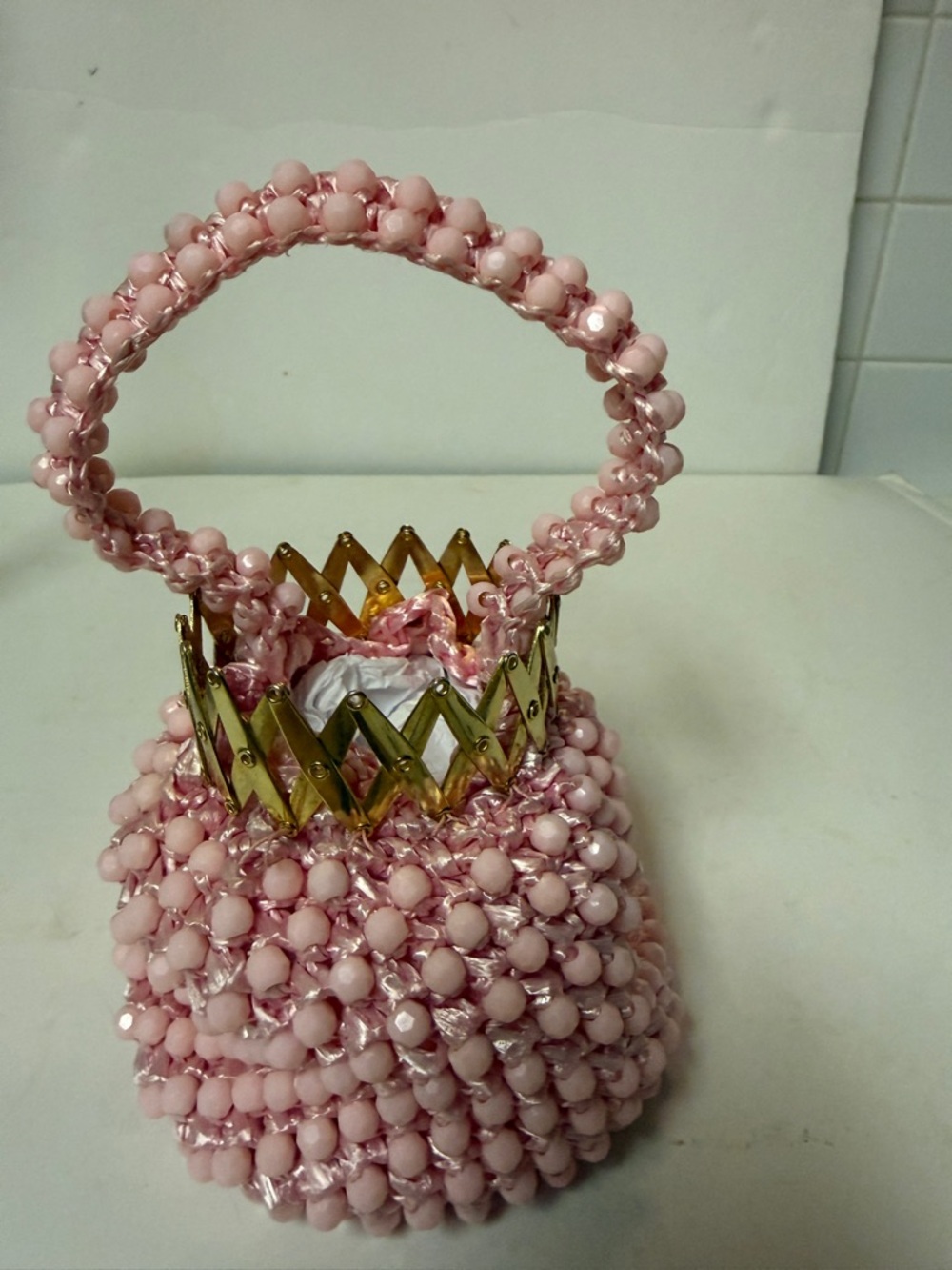 Vintage 1950s La Regale Pink Beaded Gate Top Purse - Very Good Used Condition - Picture 10 of 14